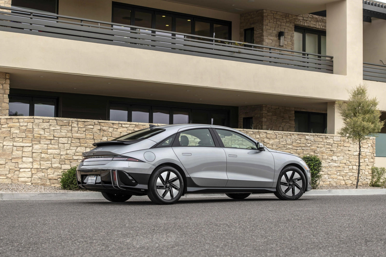 large 55808 2024ioniq6se